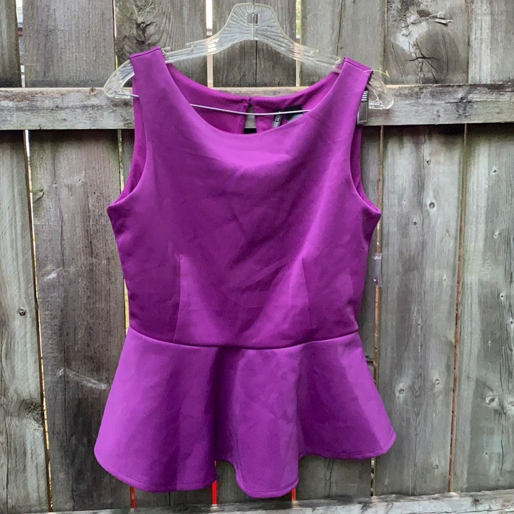 Bisou peplum top sz. M NWT